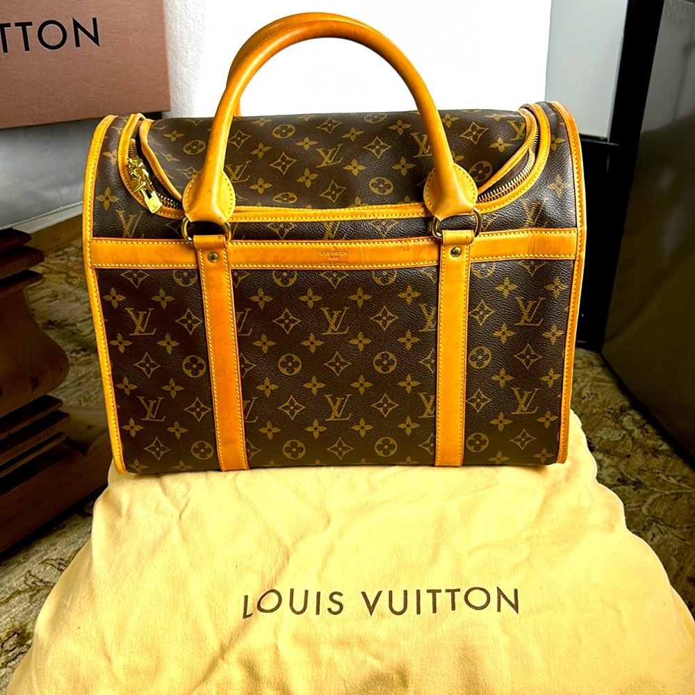 Louis Vuitton 40 Carrier